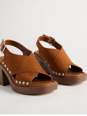 Torrid Women’s Suede Cross‑Strap Platform Sandals - Tan